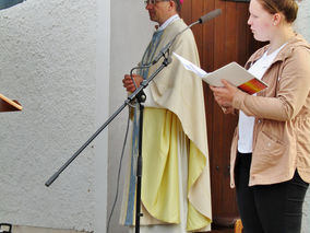 Sängerinnen der MJF gestalten den Gottesdienst